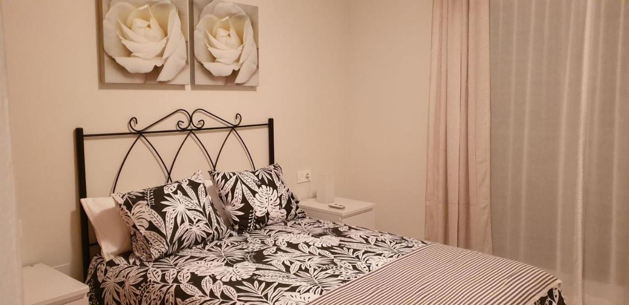Neptuno 2B Menyber Apartman Nerja Kültér fotó